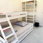 Pod Dubem Daire Vesela
