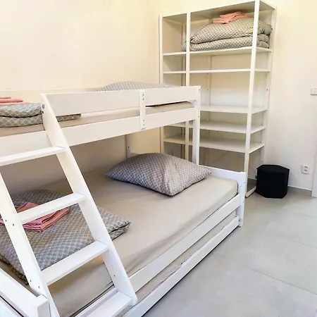 Pod Dubem Apartman Vesela