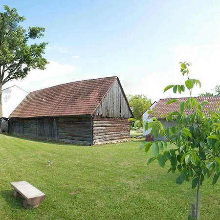 Pod Dubem Apartman Vesela