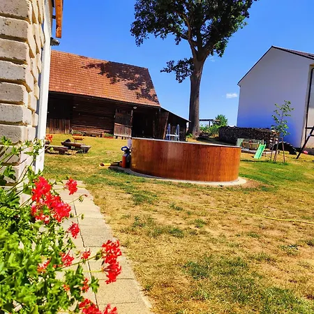 Apartament Pod Dubem Vesela